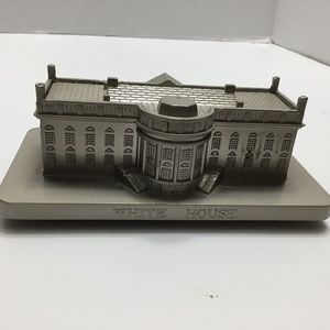 Vintage Sunbeam Figural Metal Souvenir Architecture White House 4 3/4" Wide